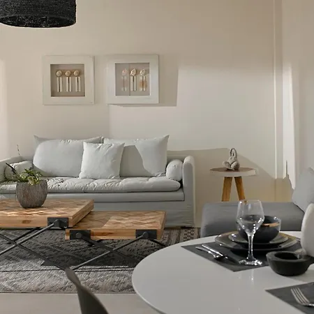 Delightful Santorini Villas | 4 Bedrooms | Killua | Spacious Terraces With Hot Tubs | Έξω Γωνιά